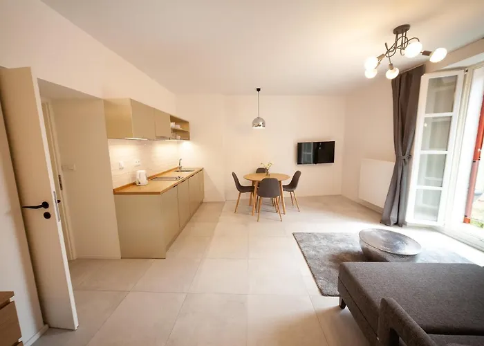 Dacicky 1 شقة كوتنا هورا